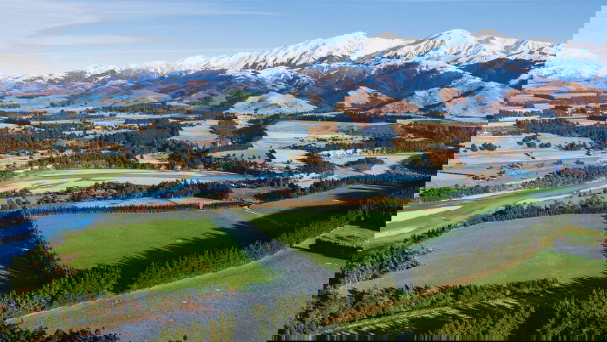 Remarkable New Zealand by Private Air