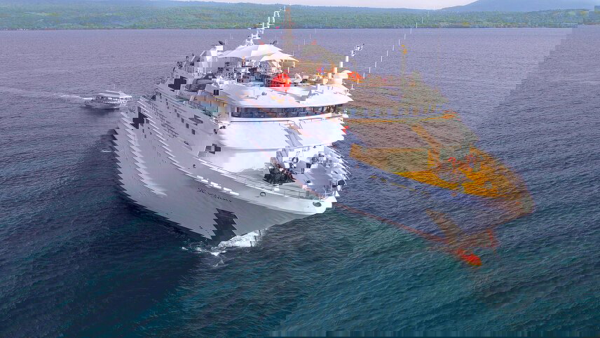 The Kimberley: Broome to Darwin Cruise- Premium Adventure