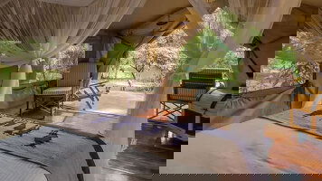 Safari Lodges & Camps