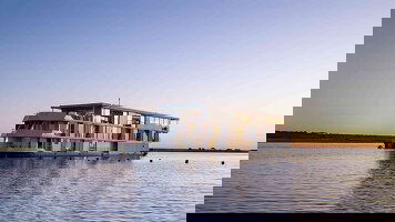 AmaWaterways Africa Safaris & Wildlife Cruises