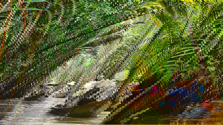 Laos: Sunrises & Street Food