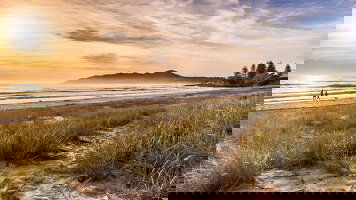 7 Day Sydney to Brisbane Experience: Bushwalks & Surfing (G Adventures)