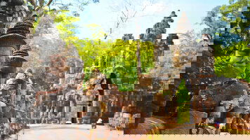 17 Day Delve Deep: Vietnam & Cambodia (Topdeck)