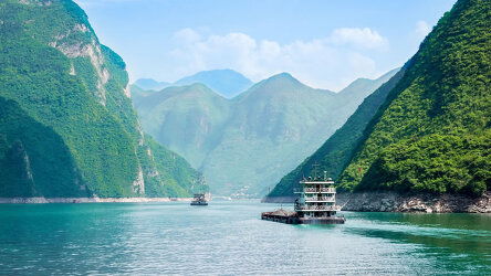 Cruise the Three Gorges