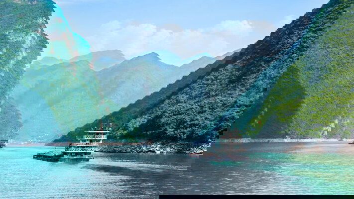 China River Cruises & Tours