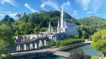 15 Day Journeys: Discover Southern France (G Adventures)