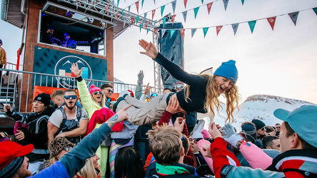 Boarding and Beats in France