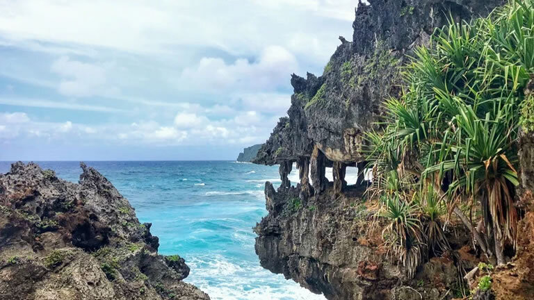 Secret Polynesia: Unexplored Tuamotu, the Gambier Islands and the Austral Islands