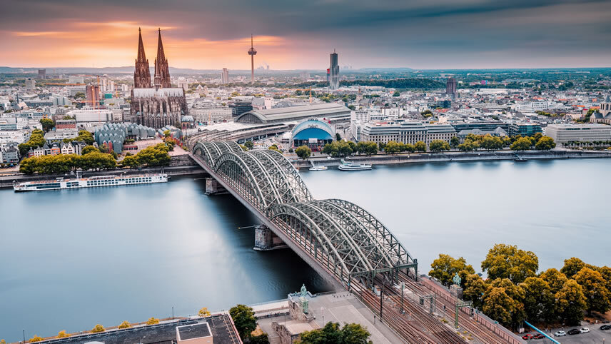 Enchanting Christmas Markets with European Gems