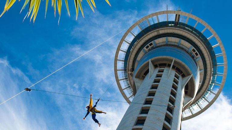 Skyjumping from Sky Tower