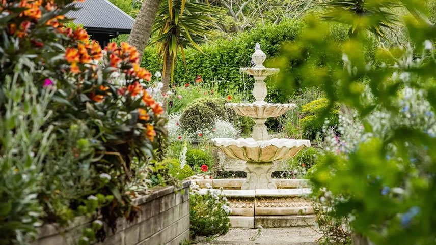 New Zealand's Taranaki Garden Spectacular & Private Gardens of the North and South Islands