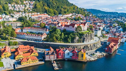 15 Day The North Cape Line - Full Roundtrip Voyage From Oslo (Hurtigruten)