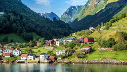 16 Day Norwegian Fjords & Crossing the Arctic Circle (Scenic)