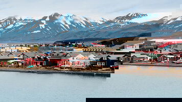 9 Day Svalbard In Spring – The Return Of The Sun (HX Expeditions)