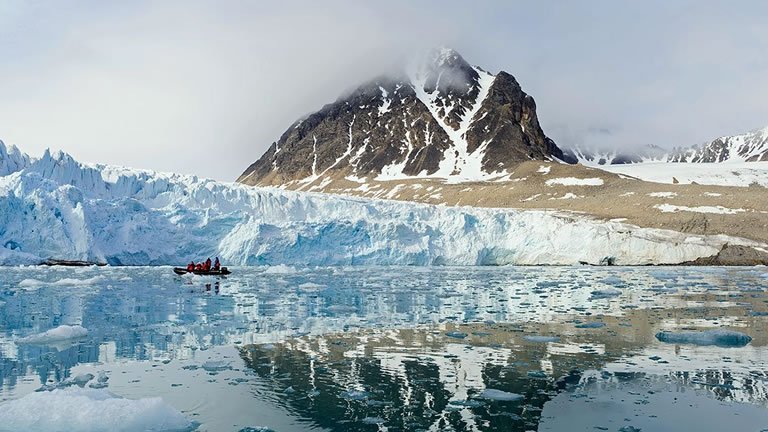 Circumnavigating Spitsbergen - In The Realm Of The Polar Bear