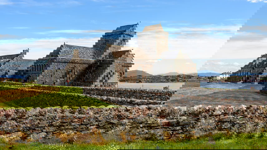 Scotland: Land of Lore & Legend featuring the Royal Edinburgh Military Tattoo