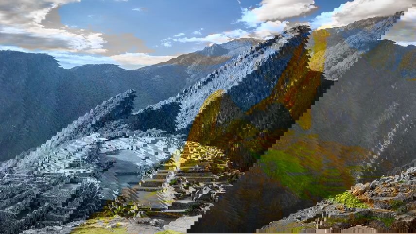 Peru Panorama: Lake Titicaca & Machu Picchu by Train