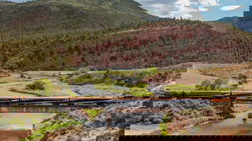 13 Day America's Greatest Treasures with Rocky Mountaineer Canyon Spirit Extension (Cosmos)