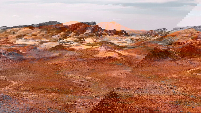 Outback Explorer: Uluru to Adelaide