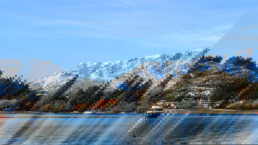 Contrasts of Australia and New Zealand