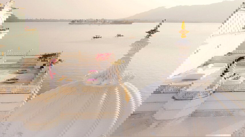 Taj Mahal & the Treasures of India