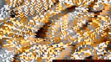 7 Festive Foods to Enjoy at the European Christmas Markets