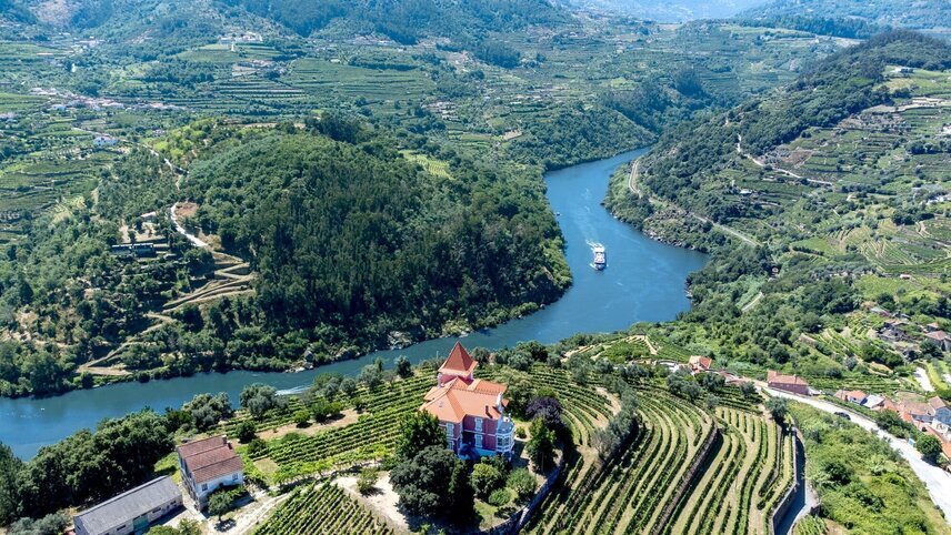 Enticing Douro (Smithsonian Journeys)