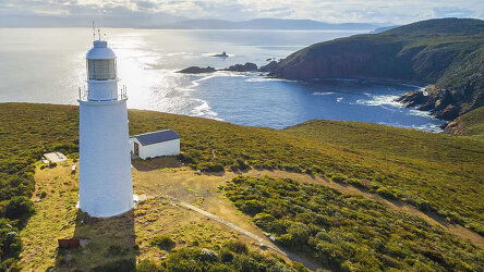 9 Day Heritage Gardens, Art & Tastes of Tasmania with Bruny Island (APT)