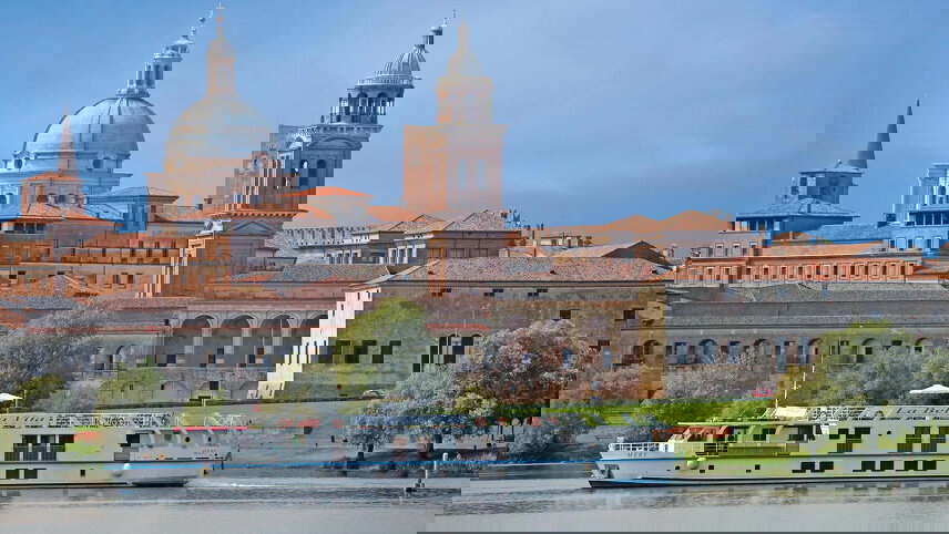 Renaissance Gardens of Italy by Canal Boat & Tuscan Landscapes