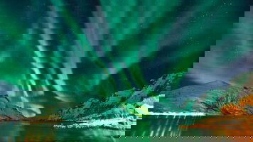 9 Day In Search of the Northern Lights (APT)