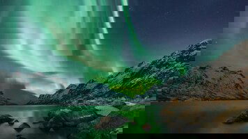 23 Day In Search of the Northern Lights with Magnificent Europe (APT)