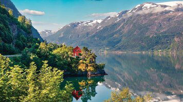 28 Day Wonders of Scandinavia with Magnificent Europe (APT)