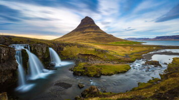 10 Day Iceland: Circumnavigating the Land of Fire and Ice (Aurora Expeditions)