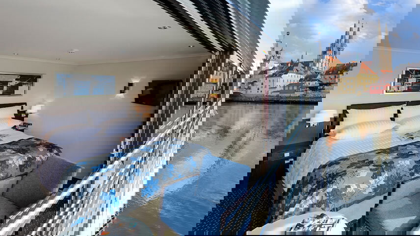 Balkan Discovery with Bucharest