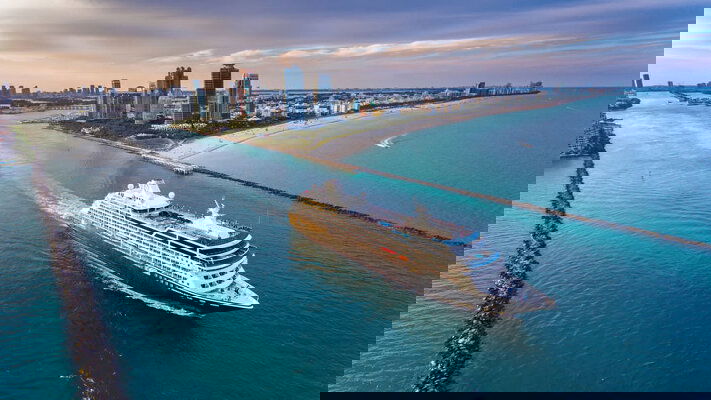 Intimate Club Style Ships