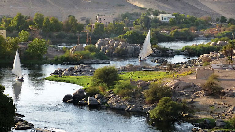 Explore the Middle East with Bunnik Tours