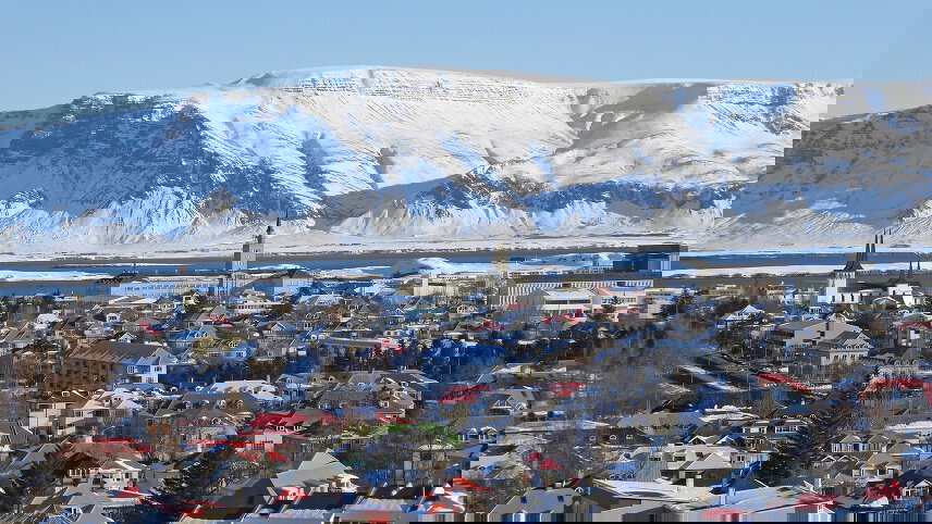 Iceland’s Midnight Sun: Glaciers, Geysers, and the Golden Circle