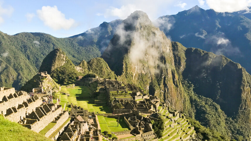 Machu Picchu & Galapagos Wonders featuring a 4-Night Cruise (West Islands)