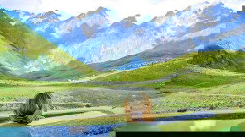 10 Day Best of Georgia (Contiki)