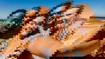 13 Day Australia: North Queensland to Uluru (Contiki)