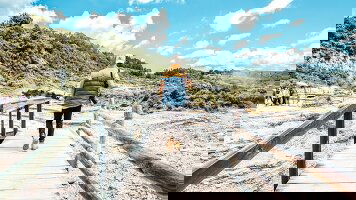 6 Day New Zealand: Sun & Steam (Contiki)