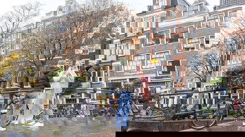 19 Day European Whirl (Winter) (Contiki)