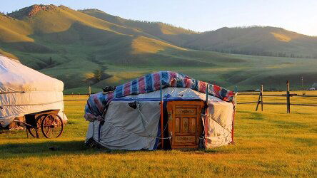 13 Day Discovering the Land of Nomads (Crooked Compass)