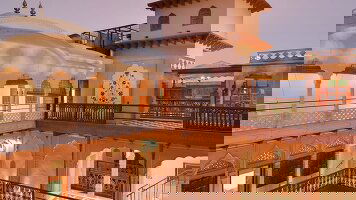 13 Day India in Classe (Crooked Compass)