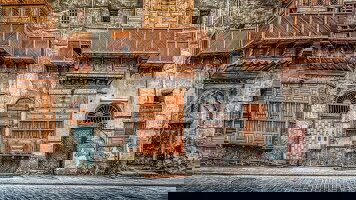 8 Day Mountains of Arabia (Crooked Compass)