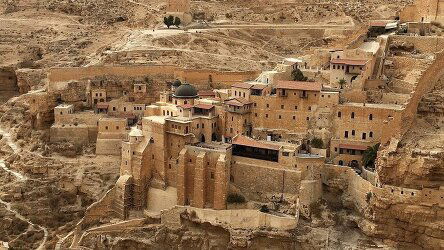 7 Day Walking in Israel & Palestine (Crooked Compass)