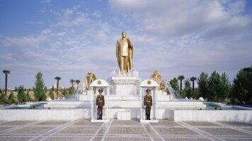 8 Day The Whimsical Turkmen Trail (Crooked Compass)