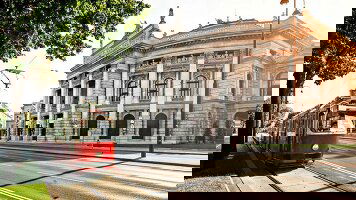 21 Day Paris to Prague & Splendours of Europe (Emerald Cruises)