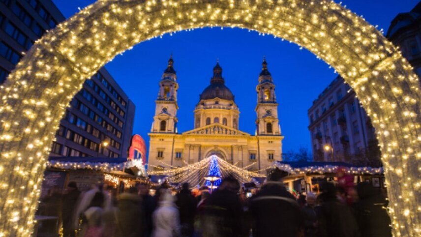 Christmas Time on the Danube & Budapest