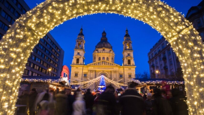 Christmas Time on the Danube & Budapest